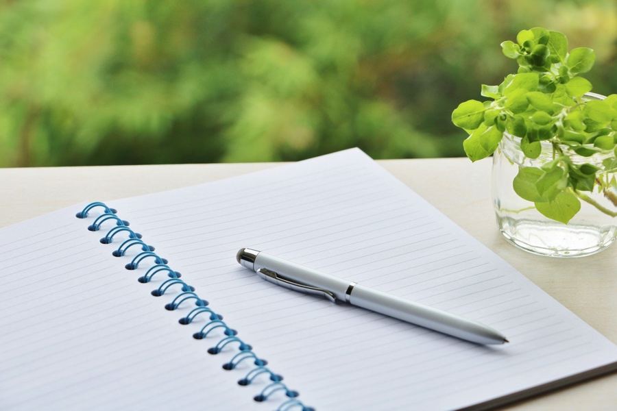 ファミリーホール港南台、お身内を亡くされた方の届出と相続手続き