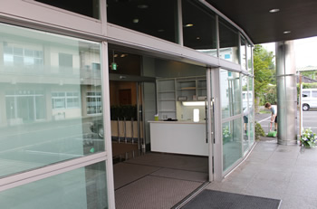 ファミリーホール港南台、西寺尾会堂1日家族葬プラン・受付会計業務スペース