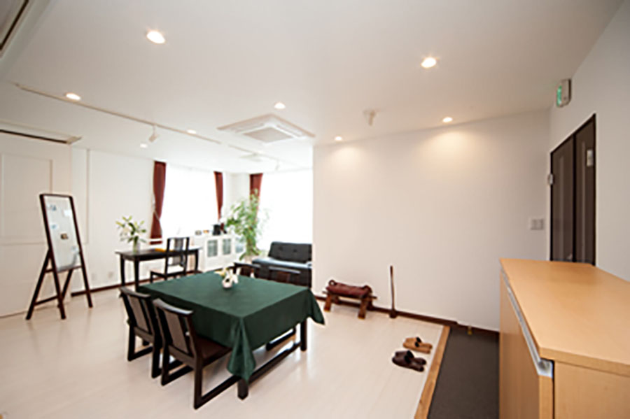 ファミリーホール港南台、リビングのご案内