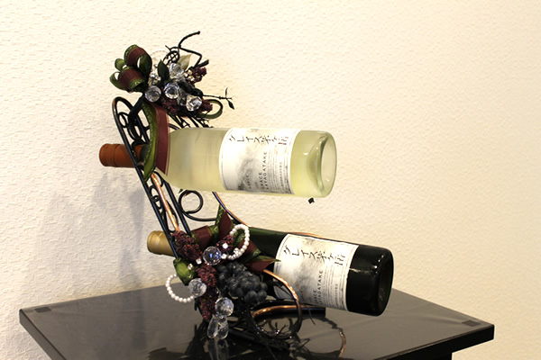 ファミリーホール港南台、供物茅ヶ岳ワイン