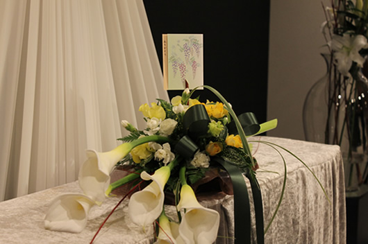 ファミリーホール港南台より棺上花のご案内
