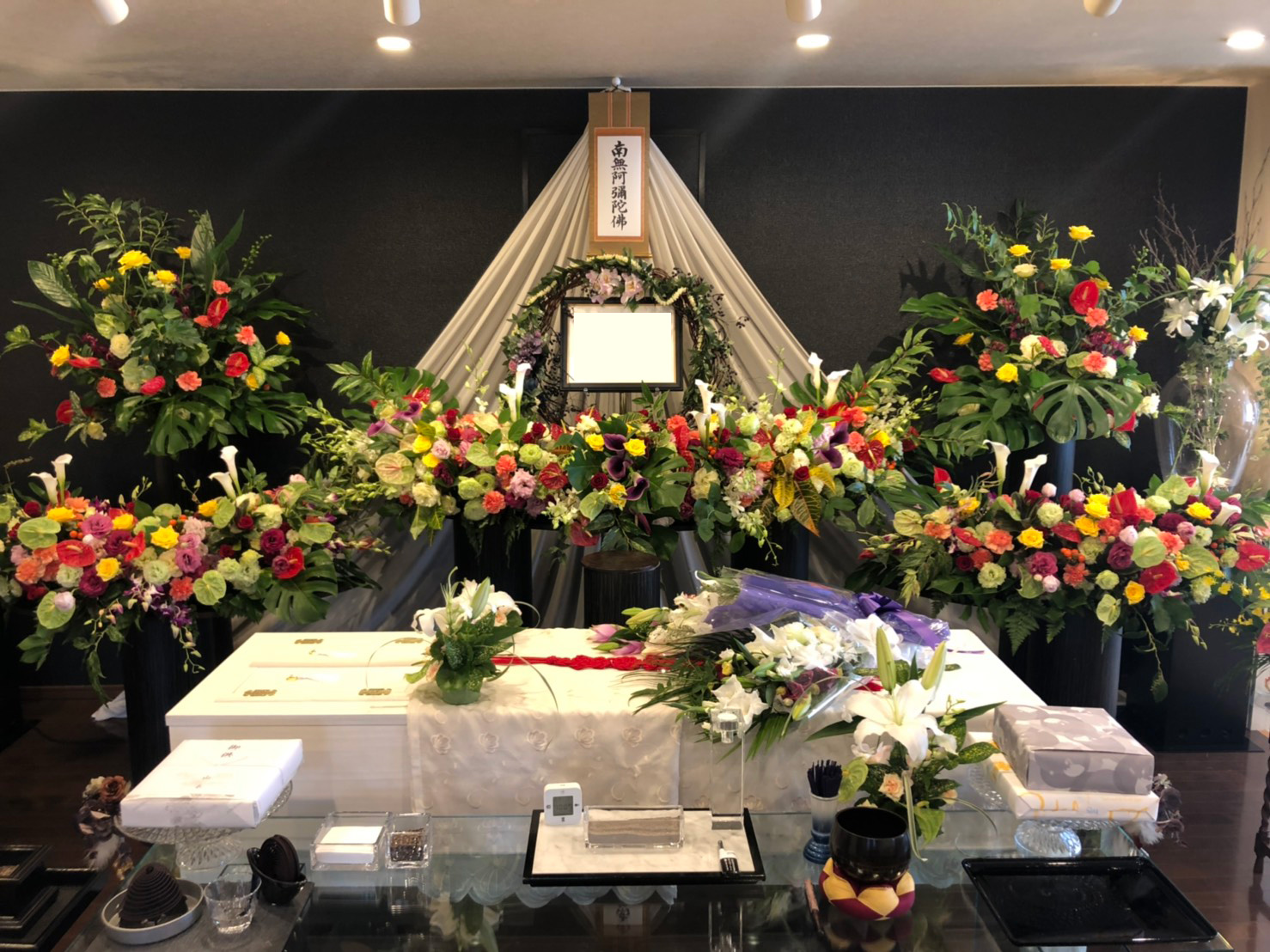 ファミリーホール港南台、オリジナルの花祭壇ご利用例